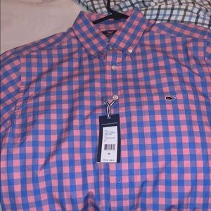 Medium vineyard vines button up. NEVER WORN!